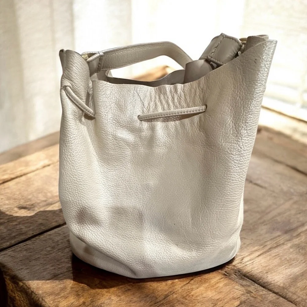 Alberta Di Canio Cream Leather Hobo bucket Bag with tassel made in Italy